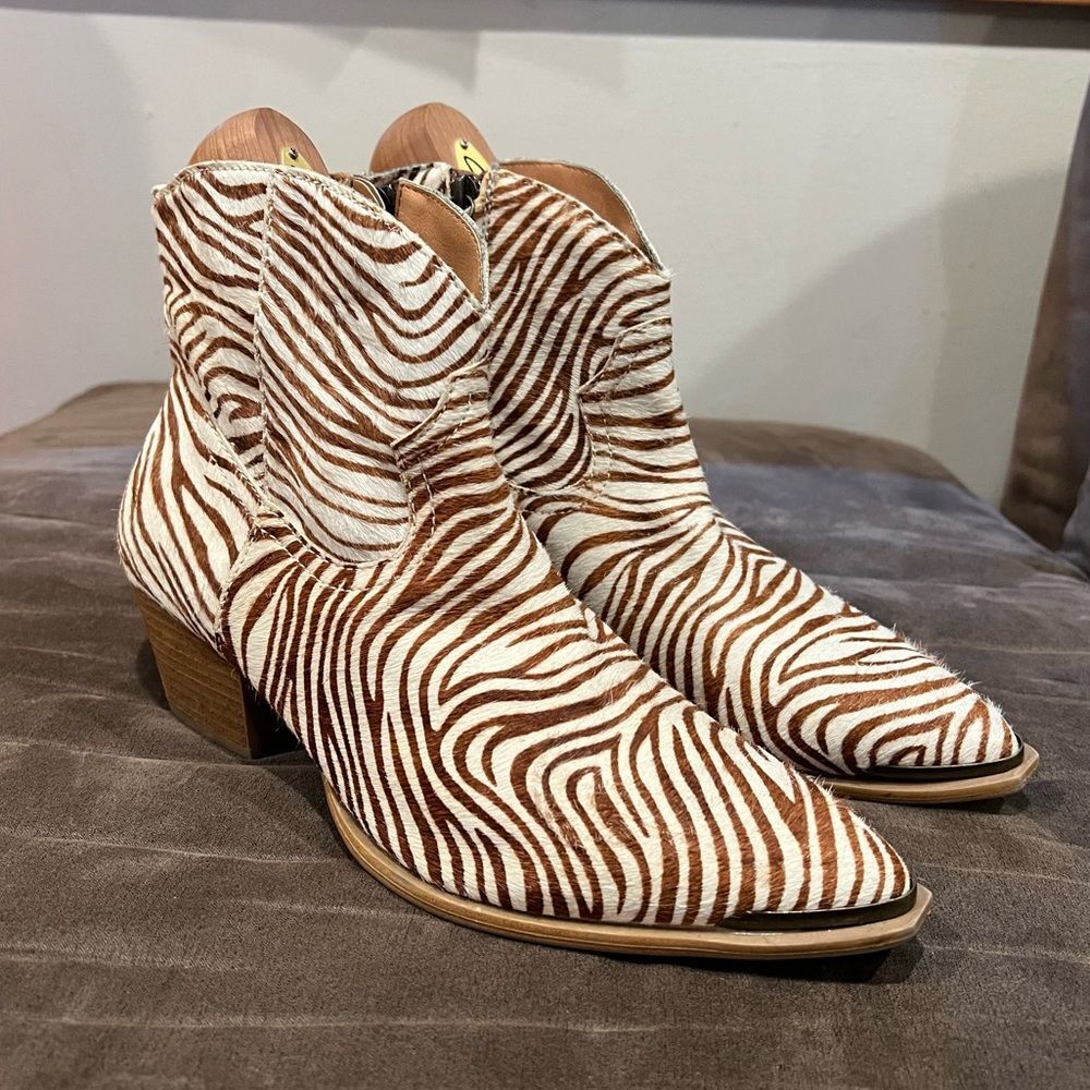 Dingo Zebra Print Hairy Up Genuine Calf Hair Leather Western Bootie Size 10M